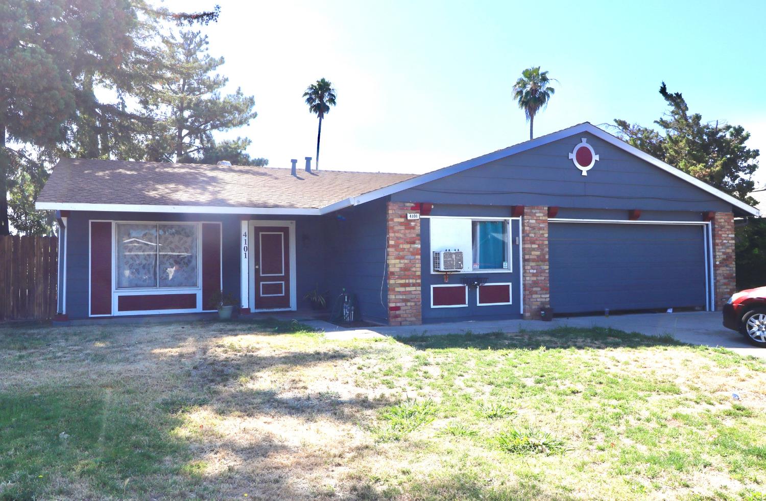Detail Gallery Image 2 of 14 For 4101 Cedargrove Dr, Sacramento,  CA 95826 - 3 Beds | 2 Baths