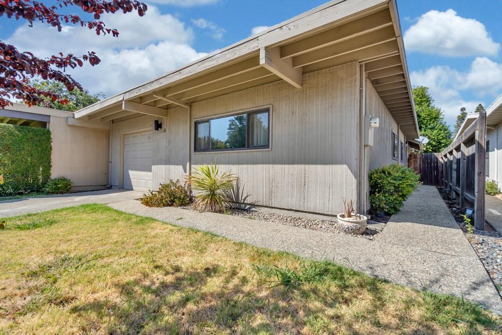 Detail Gallery Image 5 of 36 For 18 Cattail Ct, Sacramento,  CA 95833 - 3 Beds | 2 Baths