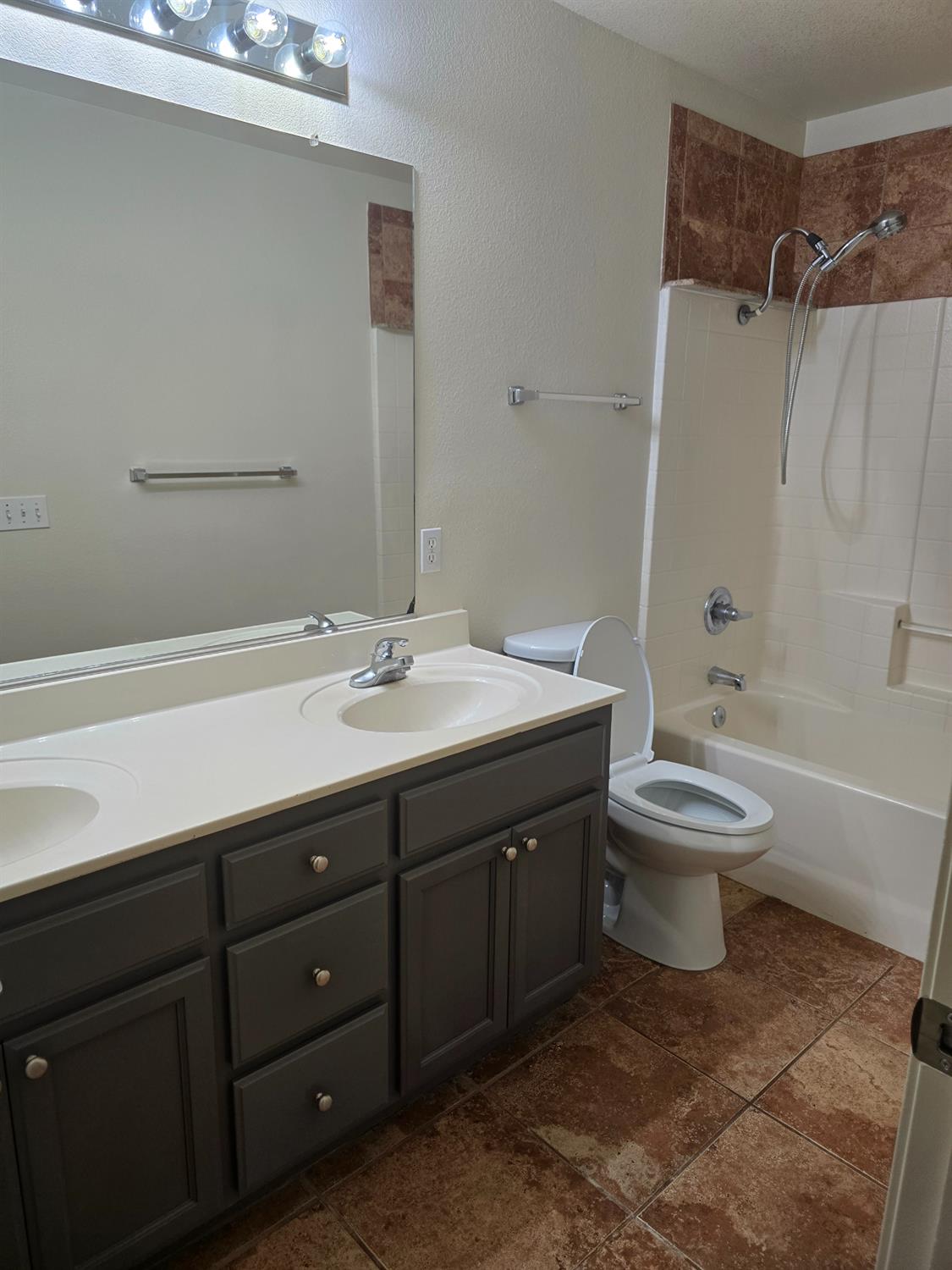 Detail Gallery Image 9 of 18 For 5509 Pountsmonth Dr, Salida,  CA 95368 - 4 Beds | 2 Baths