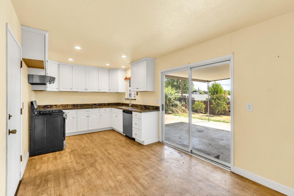 Detail Gallery Image 13 of 41 For 5548 Beauregard Way, Orangevale,  CA 95662 - 3 Beds | 2 Baths