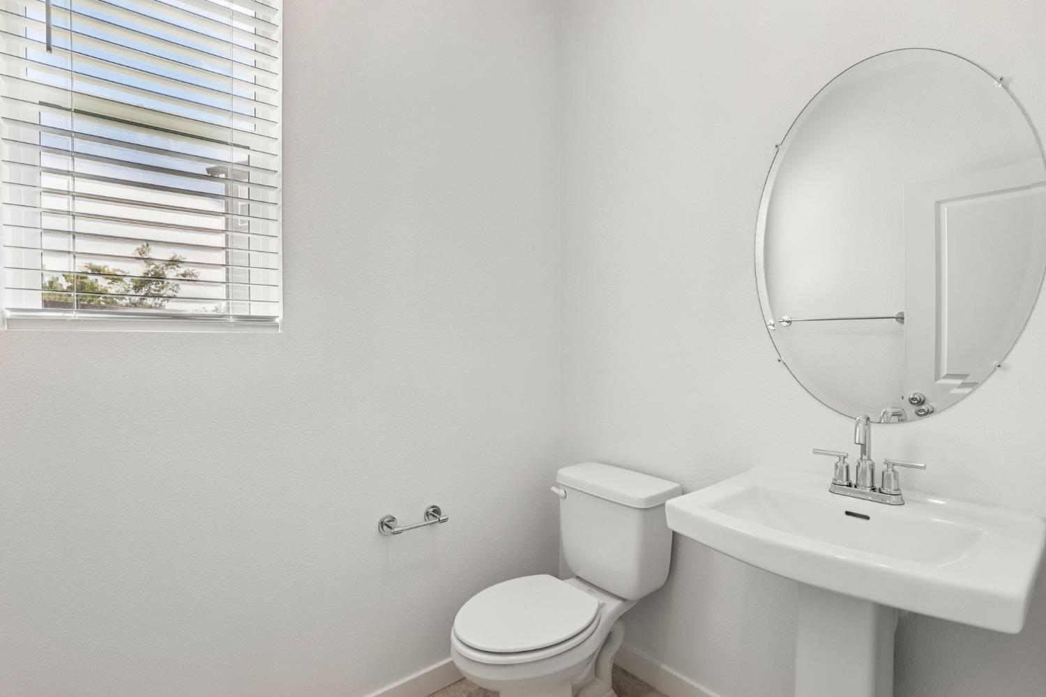 Detail Gallery Image 12 of 31 For 4417 Neptune Cir, Folsom,  CA 95630 - 3 Beds | 2/1 Baths