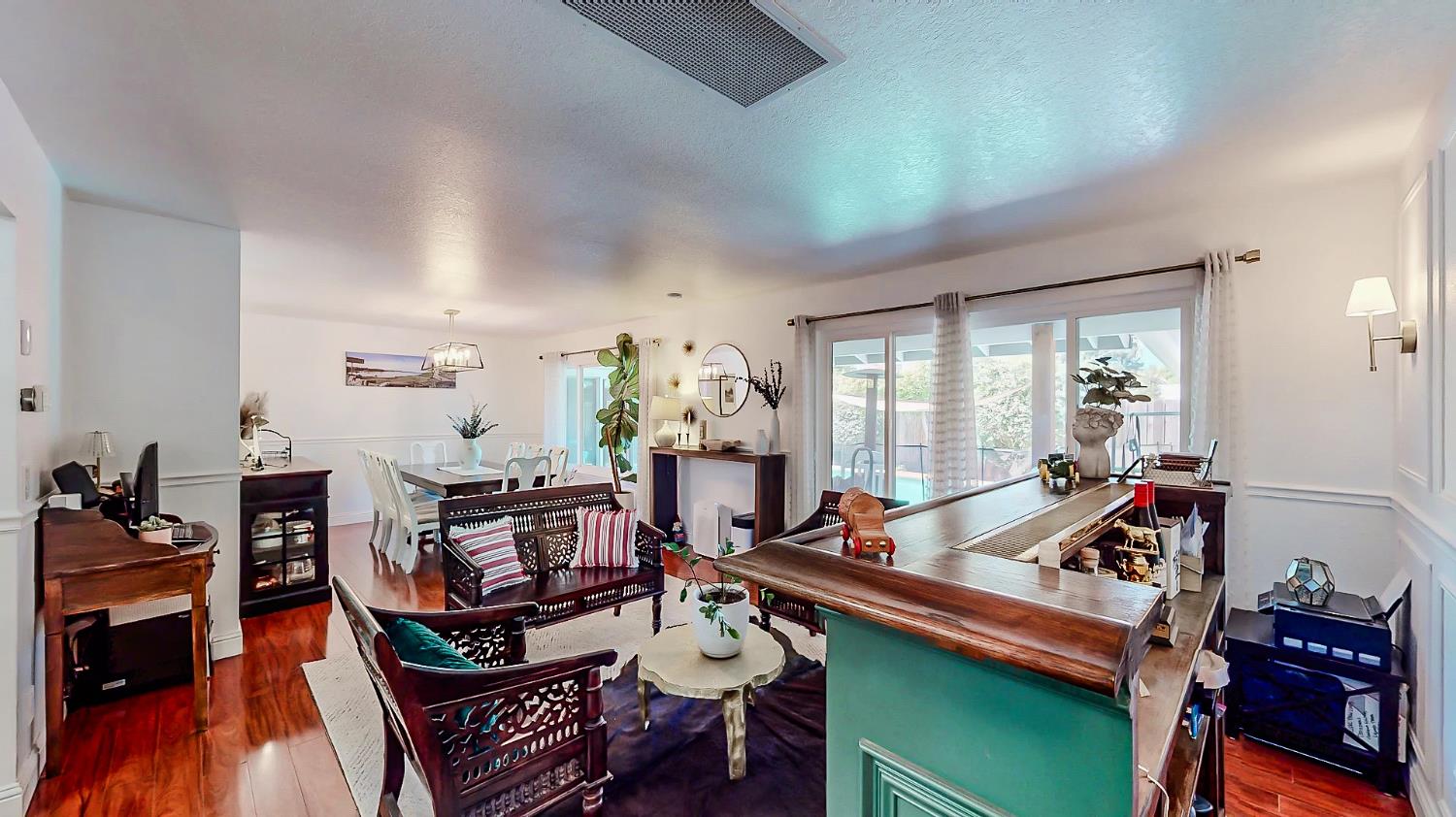 Detail Gallery Image 6 of 45 For 1781 Smith Dr, Turlock,  CA 95382 - 3 Beds | 2/1 Baths