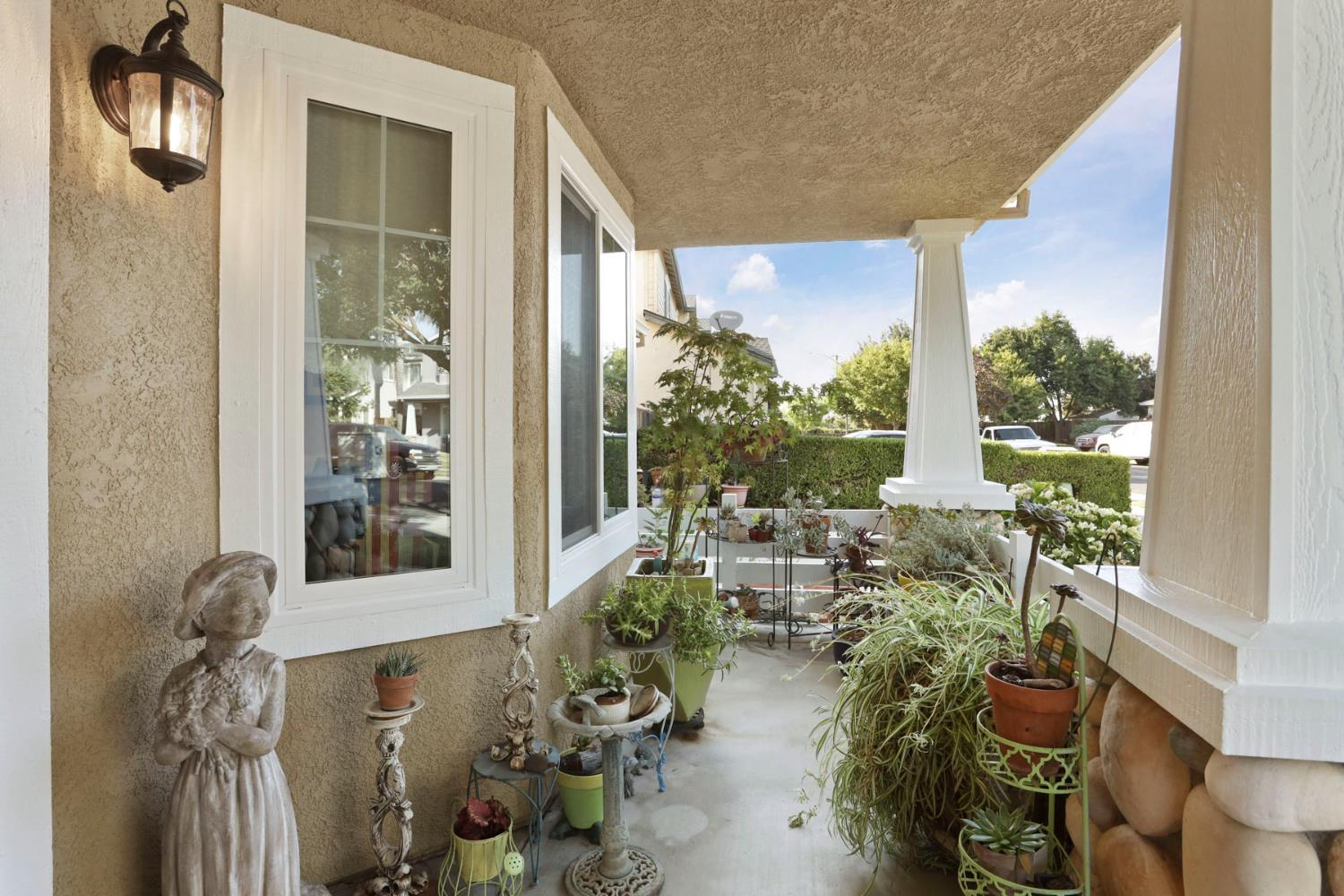 Detail Gallery Image 8 of 59 For 494 Summerton Ln, Turlock,  CA 95382 - 4 Beds | 2/1 Baths