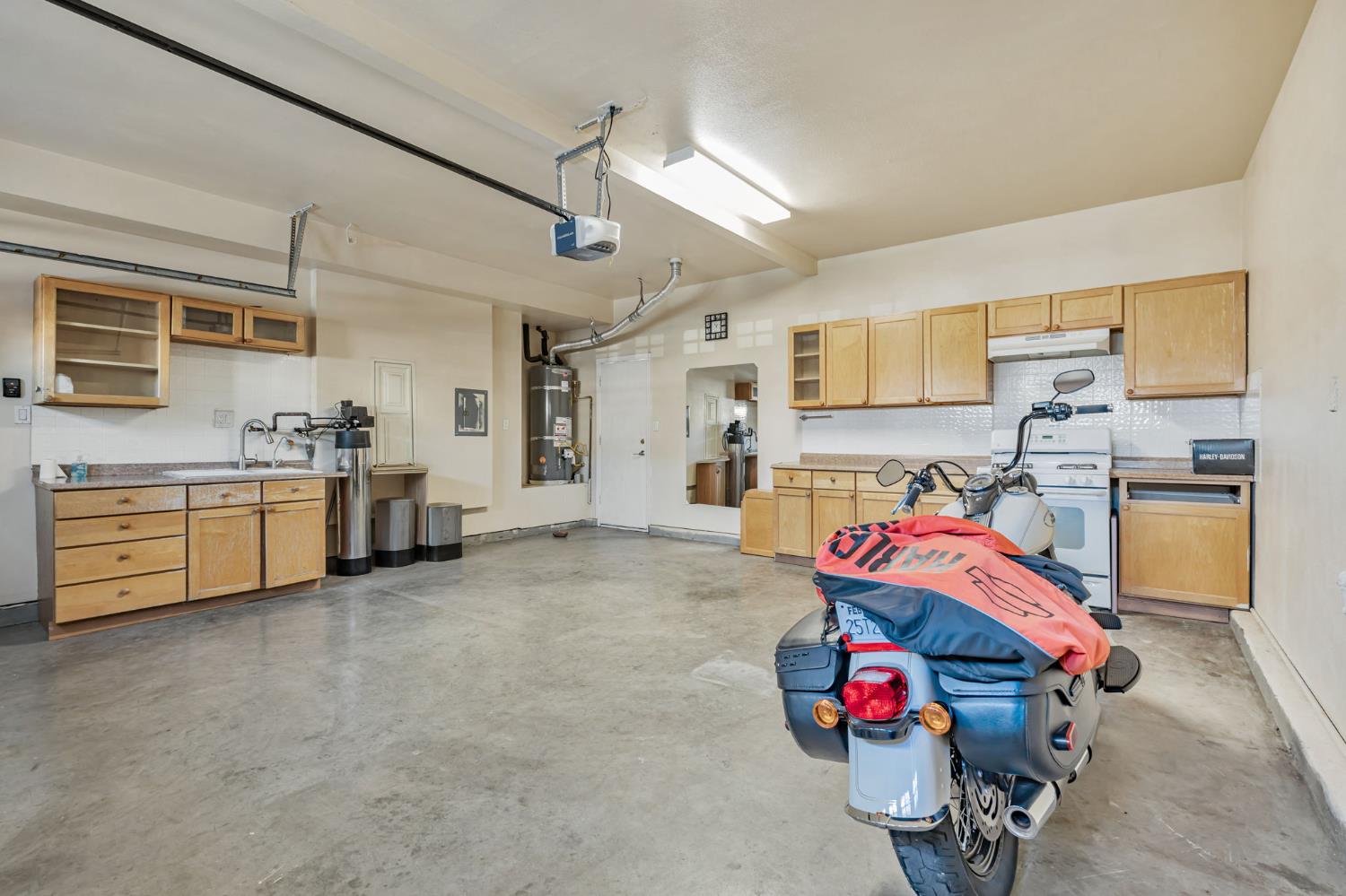 Detail Gallery Image 38 of 42 For 17002 Pecan Hollow Way, Lathrop,  CA 95330 - 4 Beds | 2/1 Baths