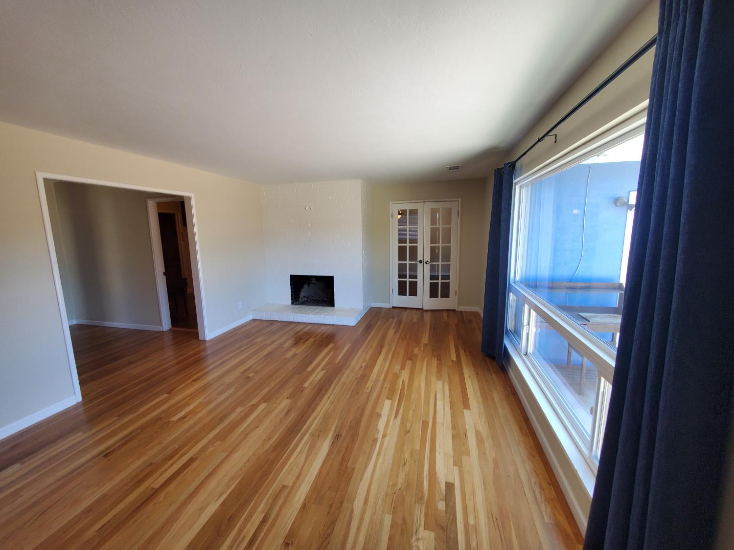 Detail Gallery Image 6 of 28 For 1326 Cypress Ave, Modesto,  CA 95350 - 3 Beds | 2 Baths