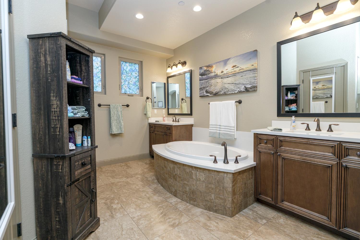 Detail Gallery Image 25 of 48 For 8725 Venetian Ter, Hilmar,  CA 95324 - 5 Beds | 3 Baths