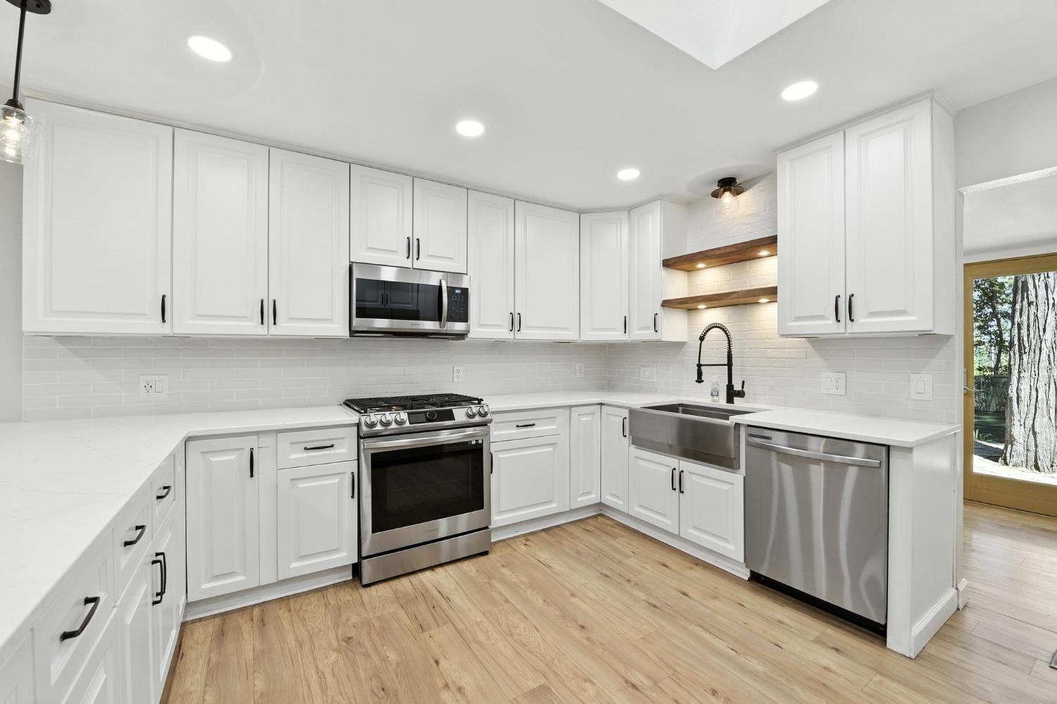 Detail Gallery Image 9 of 45 For 6143 Dolly Varden Ln, Pollock Pines,  CA 95726 - 3 Beds | 2/1 Baths