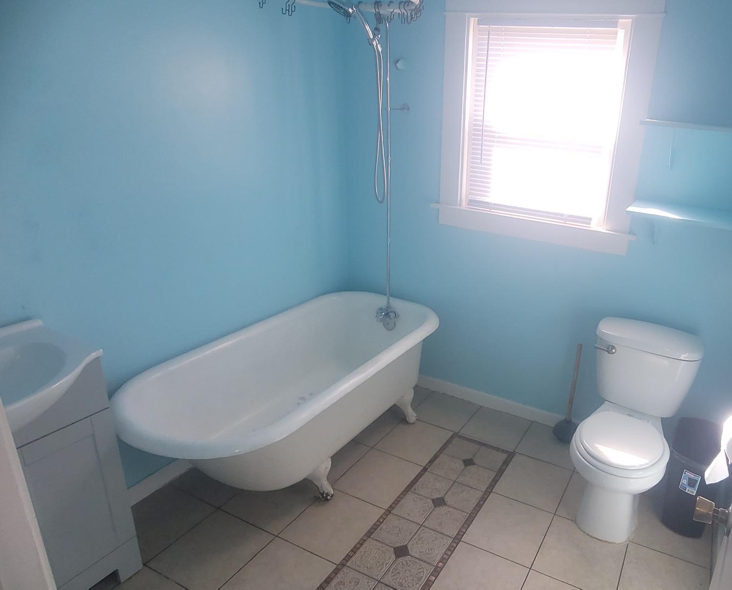 Detail Gallery Image 18 of 30 For 1010 W 4th St, Antioch,  CA 94509 - 3 Beds | 1 Baths