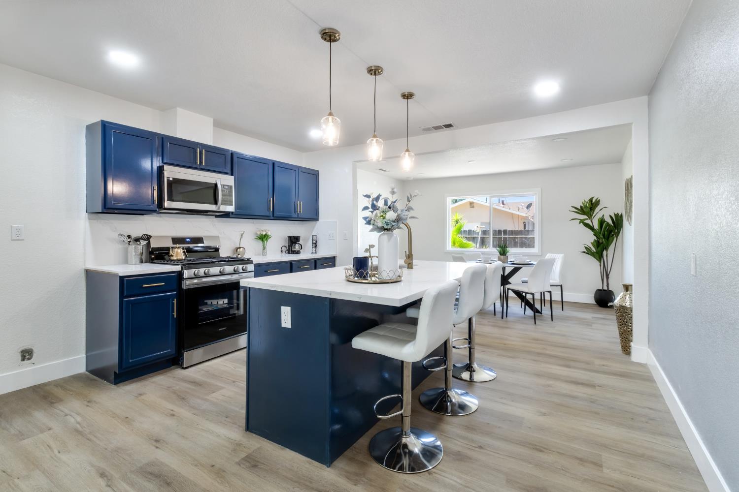 Detail Gallery Image 9 of 26 For 1335 Eucalyptus Ave, Newman,  CA 95360 - 4 Beds | 2 Baths