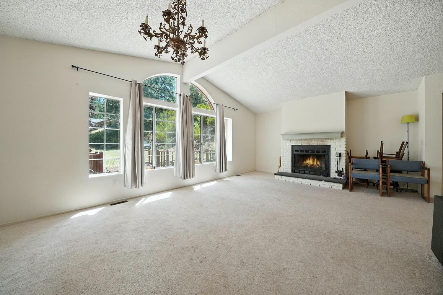 Detail Gallery Image 7 of 80 For 16000 Sutter Creek Rd, Sutter Creek,  CA 95685 - 3 Beds | 2 Baths