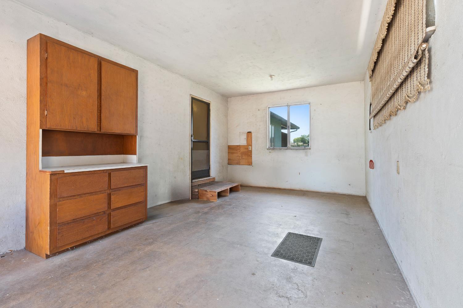 Detail Gallery Image 16 of 29 For 400 W G St, Oakdale,  CA 95361 - 3 Beds | 1 Baths