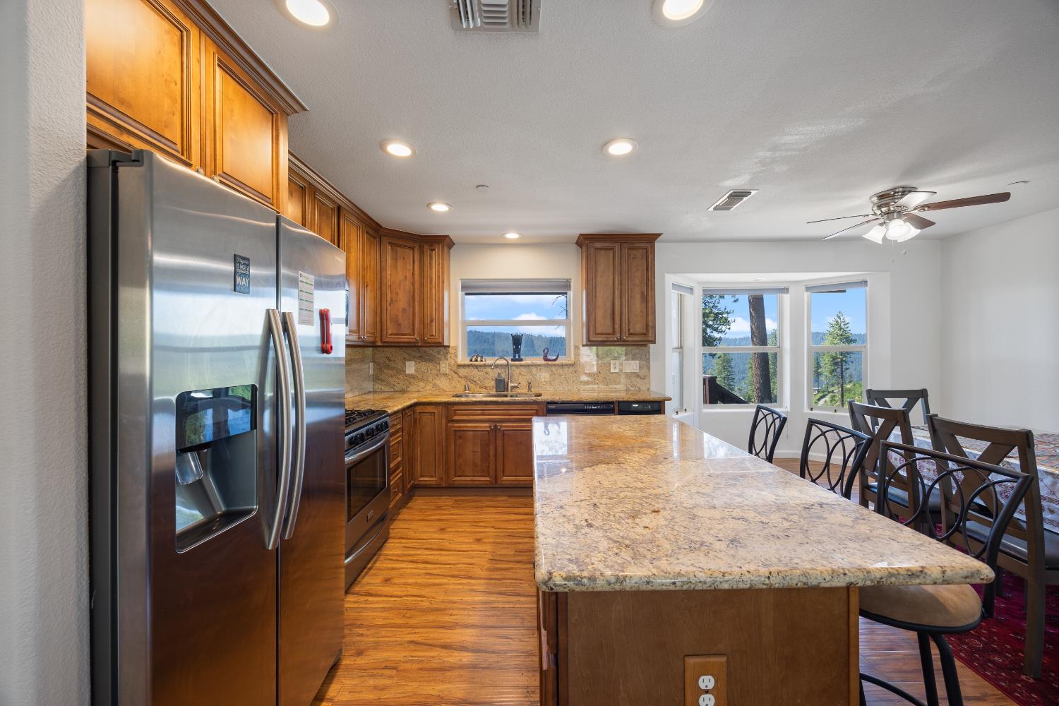 Detail Gallery Image 10 of 37 For 8009 Spring Valley Rd, Pollock Pines,  CA 95726 - 3 Beds | 2 Baths
