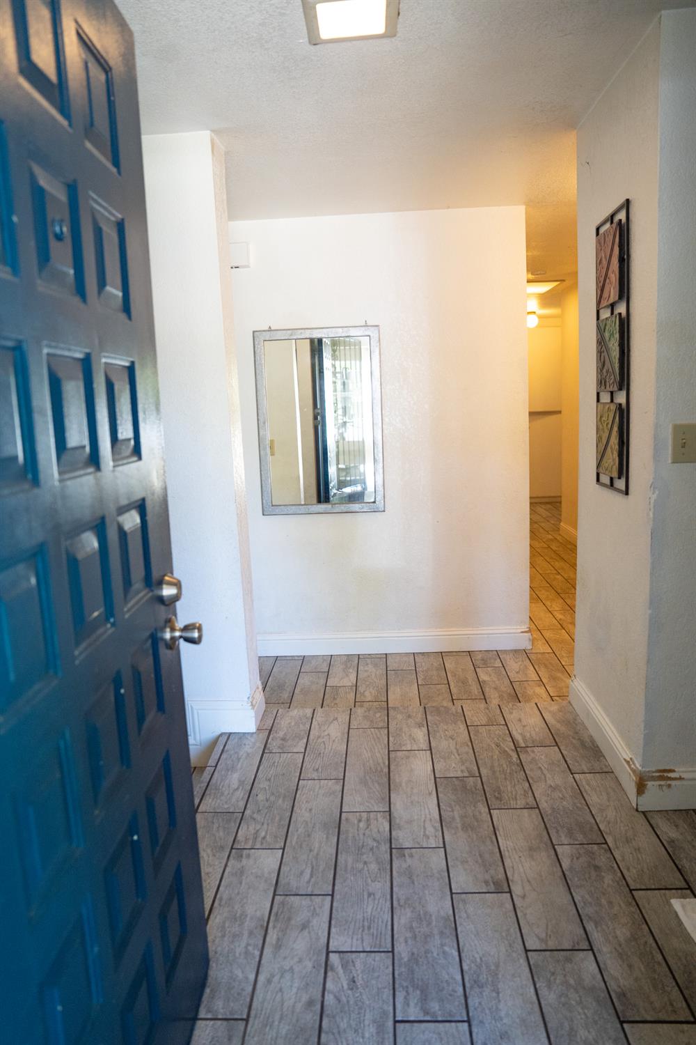 Detail Gallery Image 4 of 46 For 4370 Armadale Way, Sacramento,  CA 95823 - 3 Beds | 2 Baths