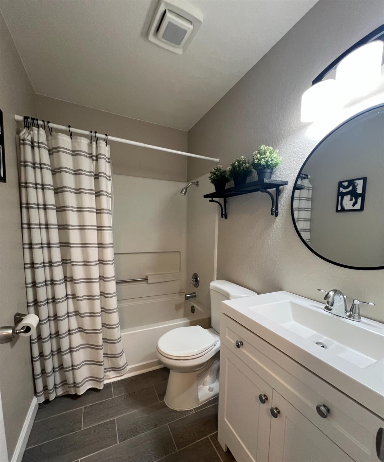 Detail Gallery Image 12 of 22 For 929 Inez, Modesto,  CA 95351 - 2 Beds | 2 Baths