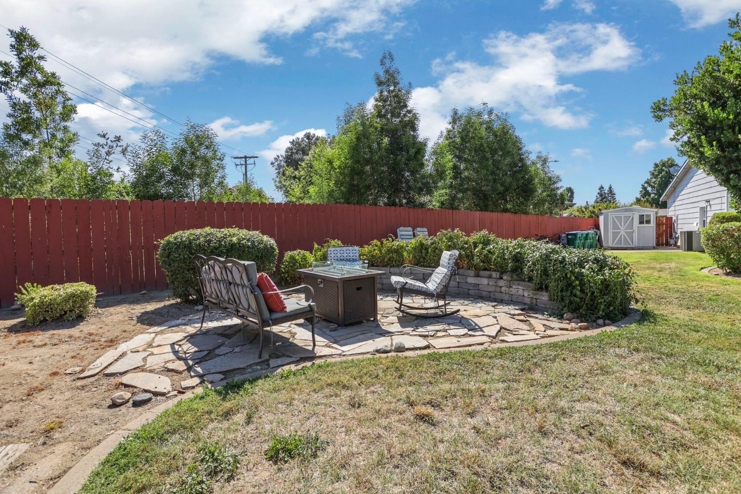 Detail Gallery Image 34 of 40 For 208 Palomar Dr, Lodi,  CA 95242 - 4 Beds | 3 Baths
