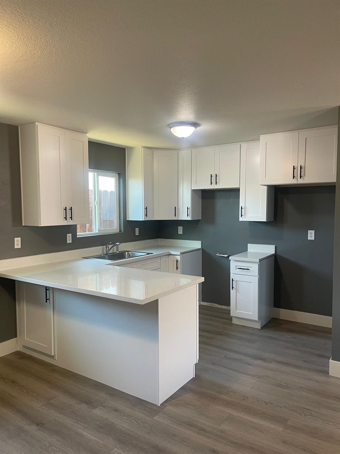 Detail Gallery Image 4 of 15 For 2636 Riverdale Ave, Modesto,  CA 95358 - 2 Beds | 1 Baths