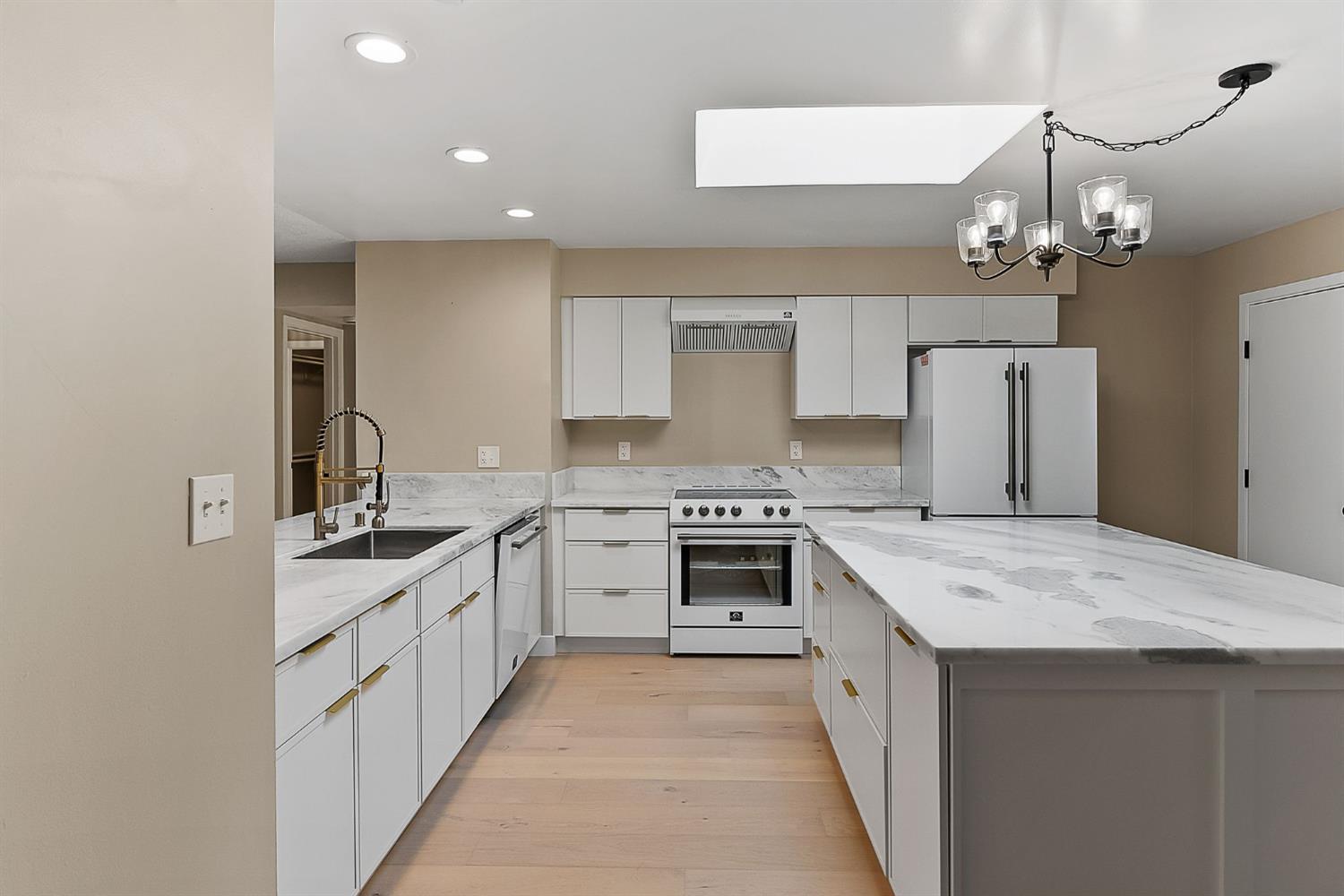 Detail Gallery Image 6 of 50 For 7548 Widgeon Way, Fair Oaks,  CA 95628 - 4 Beds | 2 Baths