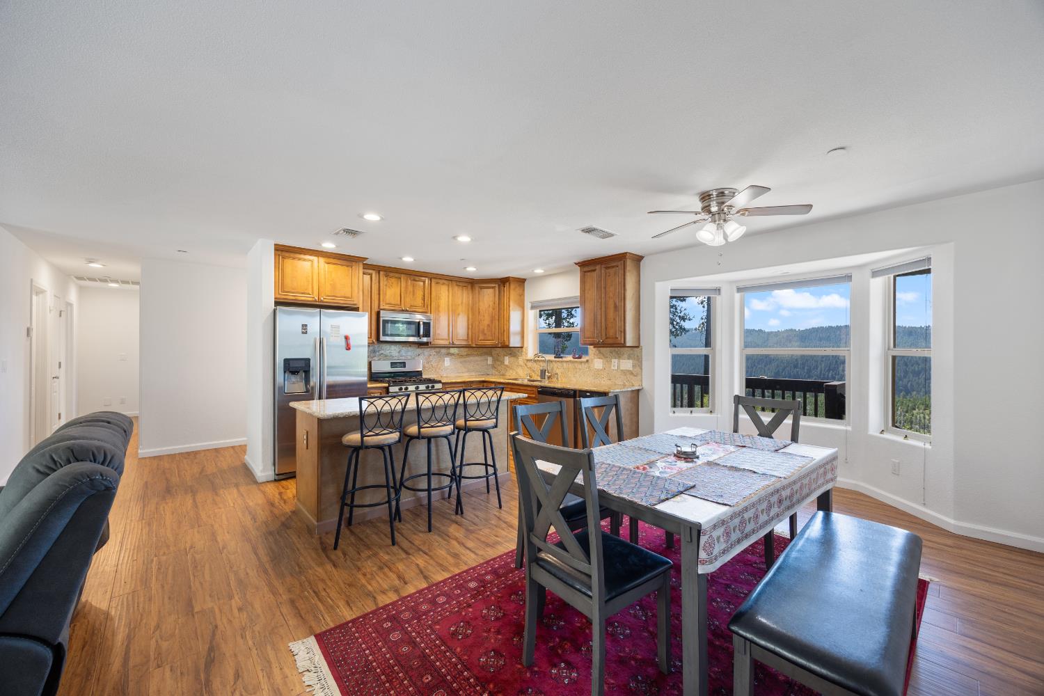 Detail Gallery Image 8 of 37 For 8009 Spring Valley Rd, Pollock Pines,  CA 95726 - 3 Beds | 2 Baths