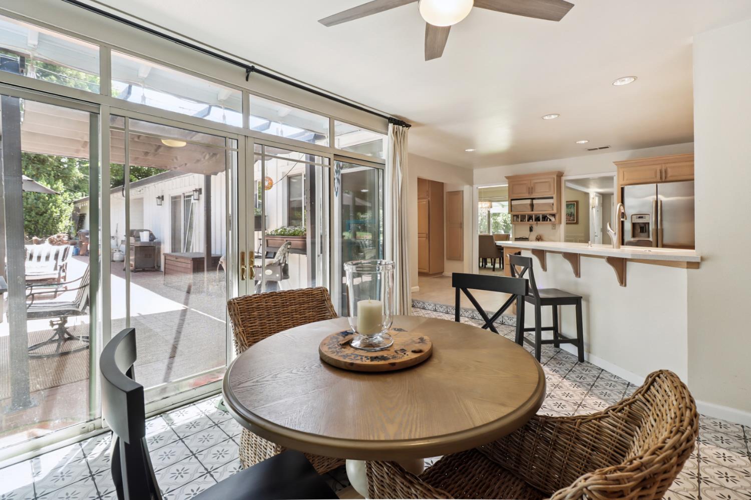 Detail Gallery Image 23 of 73 For 6709 Stanley Ave, Carmichael,  CA 95608 - 4 Beds | 3 Baths