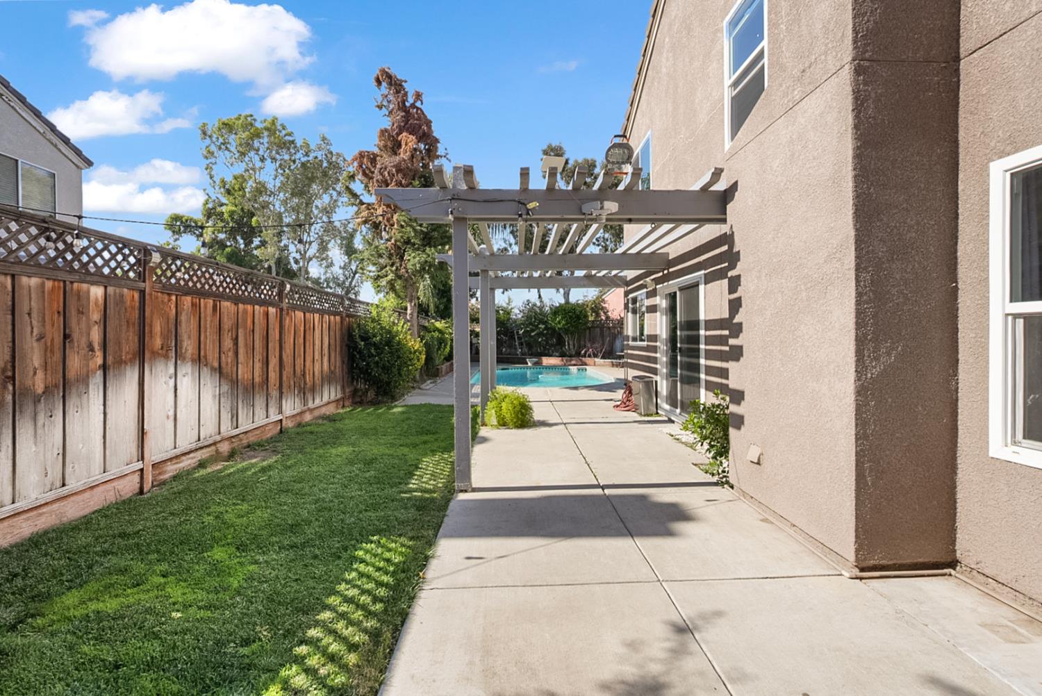 Detail Gallery Image 16 of 23 For 1050 Zion Ct, Tracy,  CA 95376 - 4 Beds | 2/1 Baths