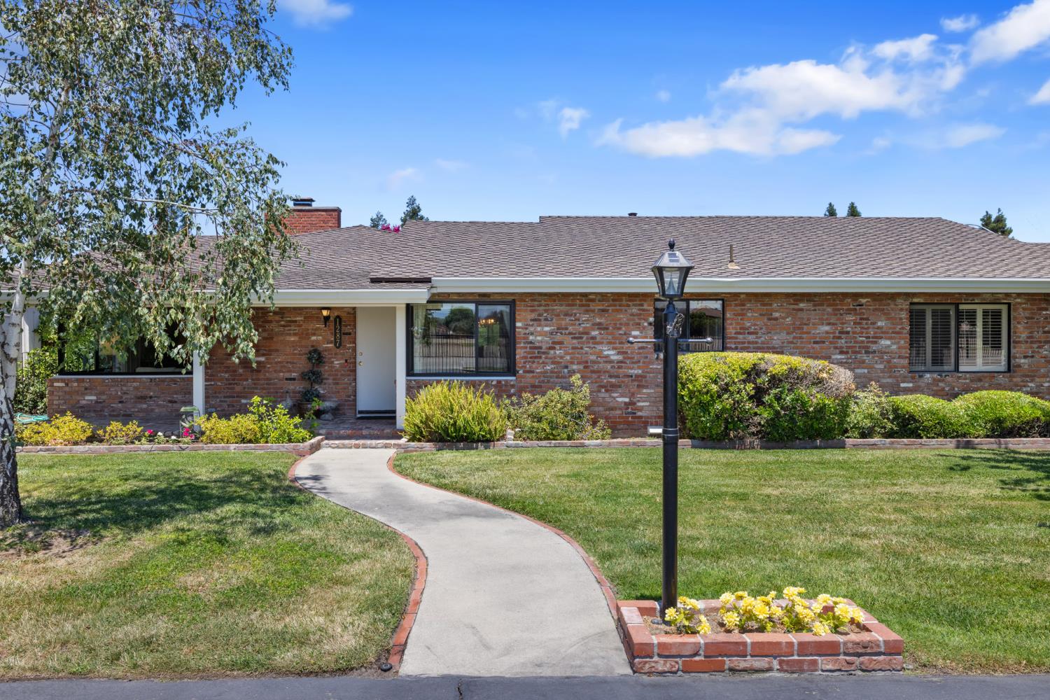 Detail Gallery Image 5 of 59 For 1287 W Valpico Rd, Tracy,  CA 95304 - 3 Beds | 2 Baths
