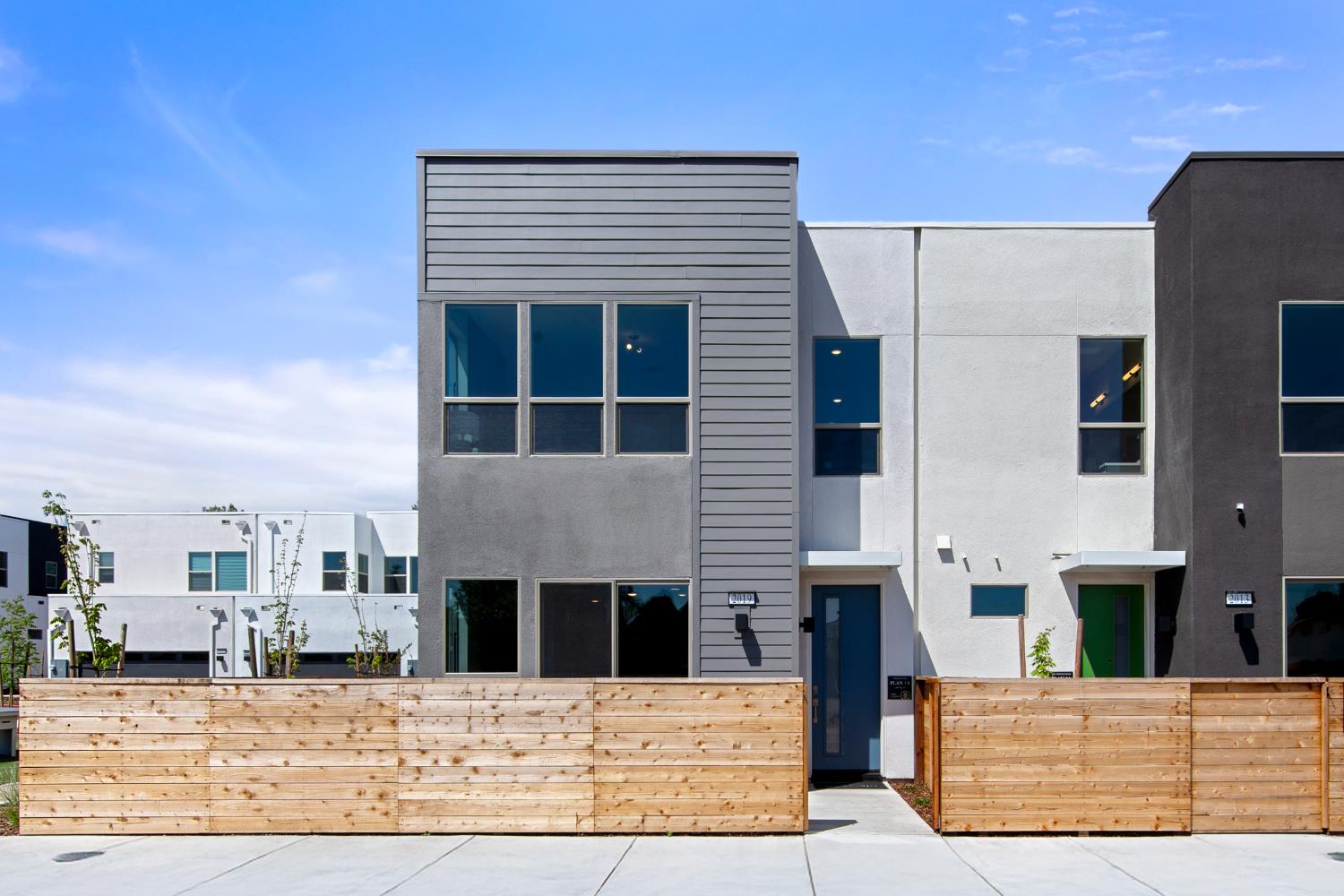 Detail Gallery Image 2 of 34 For 2037 Odin Walk, Sacramento,  CA 95835 - 3 Beds | 2/1 Baths