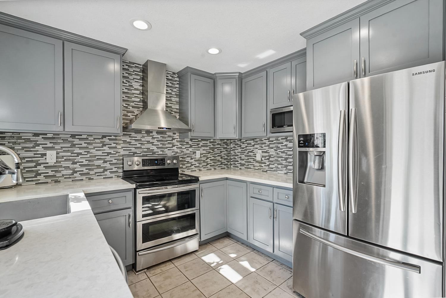 Detail Gallery Image 6 of 23 For 1050 Zion Ct, Tracy,  CA 95376 - 4 Beds | 2/1 Baths