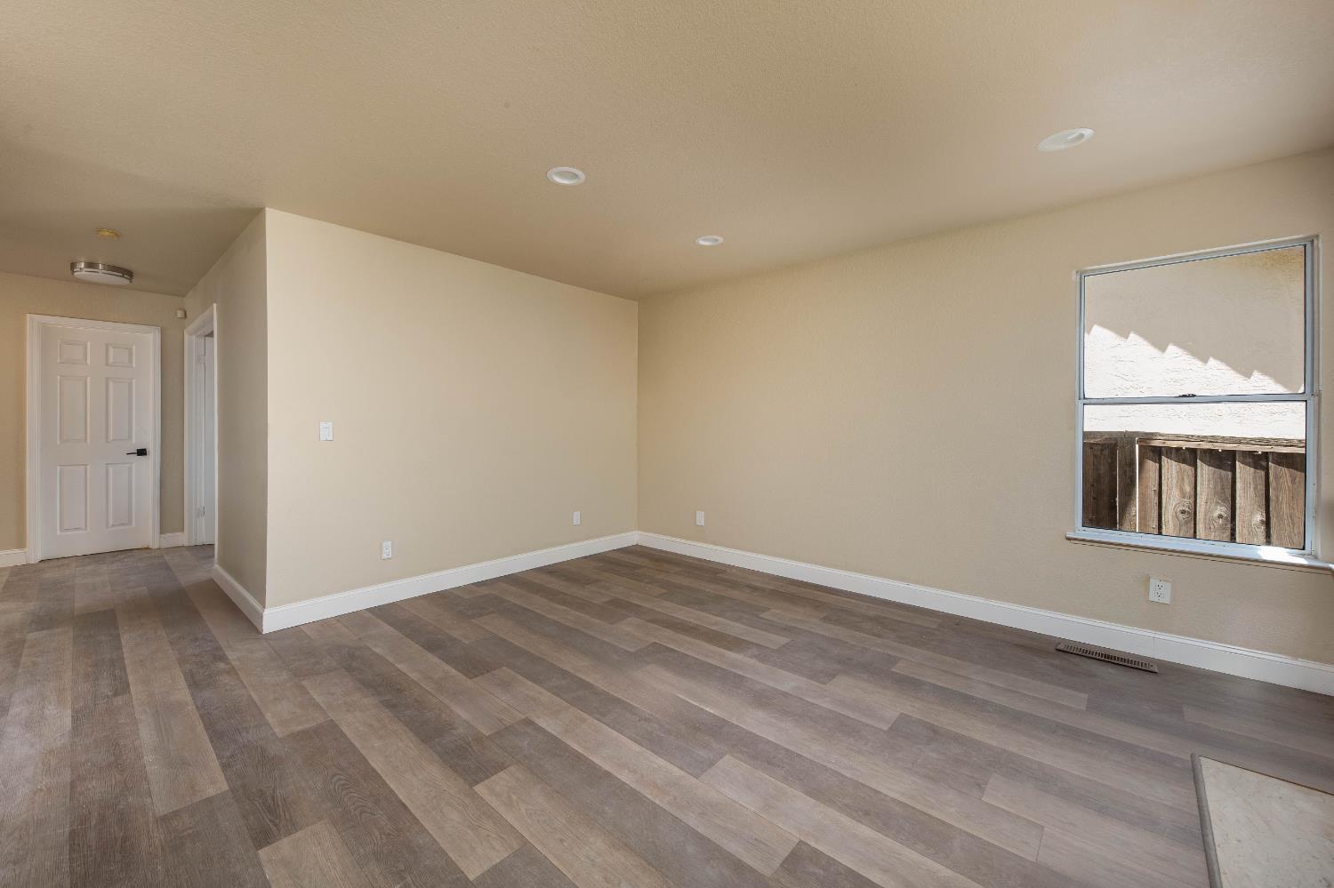 Detail Gallery Image 17 of 50 For 270 Camelot Dr, Tracy,  CA 95376 - 4 Beds | 3 Baths