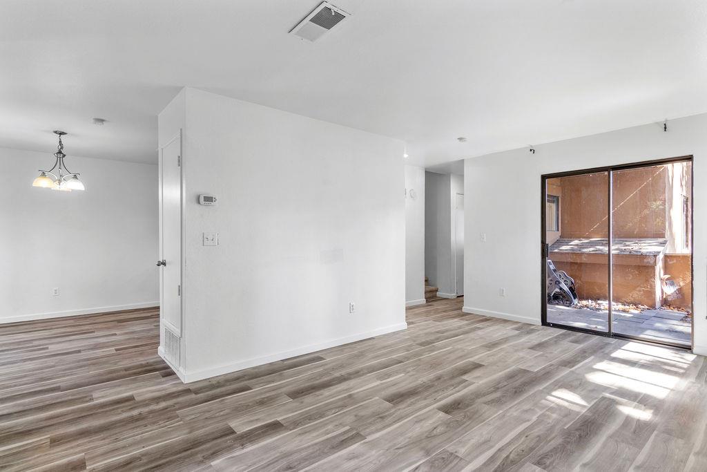 Detail Gallery Image 6 of 33 For 1216 W Roseburg Ave a,  Modesto,  CA 95350 - 3 Beds | 2/1 Baths