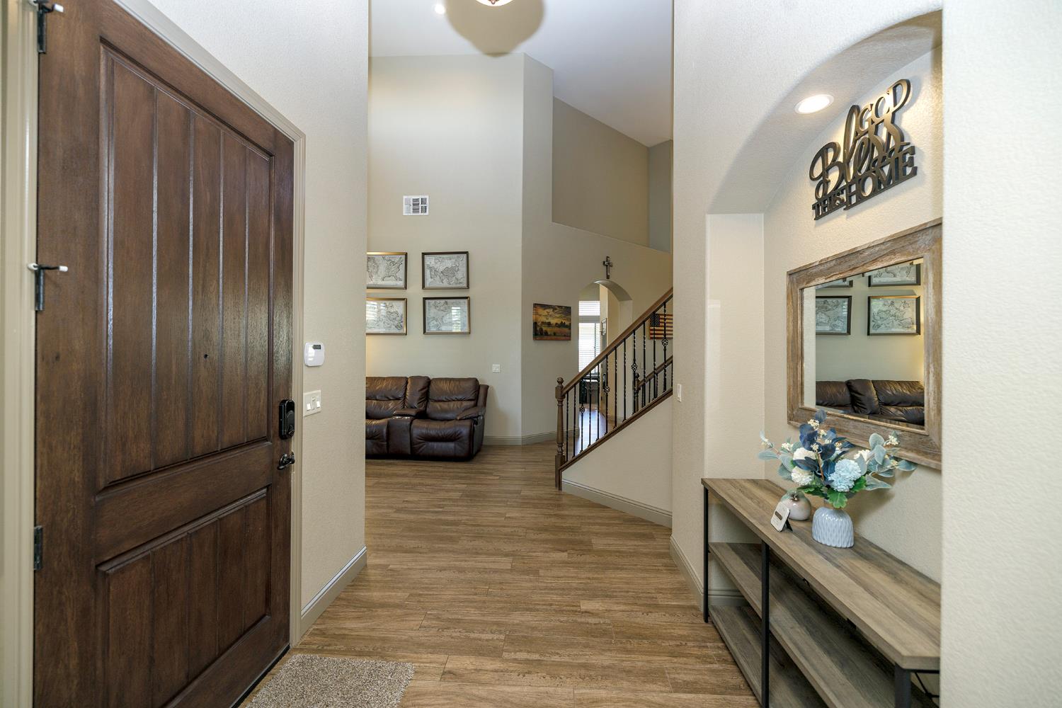 Detail Gallery Image 4 of 48 For 8725 Venetian Ter, Hilmar,  CA 95324 - 5 Beds | 3 Baths