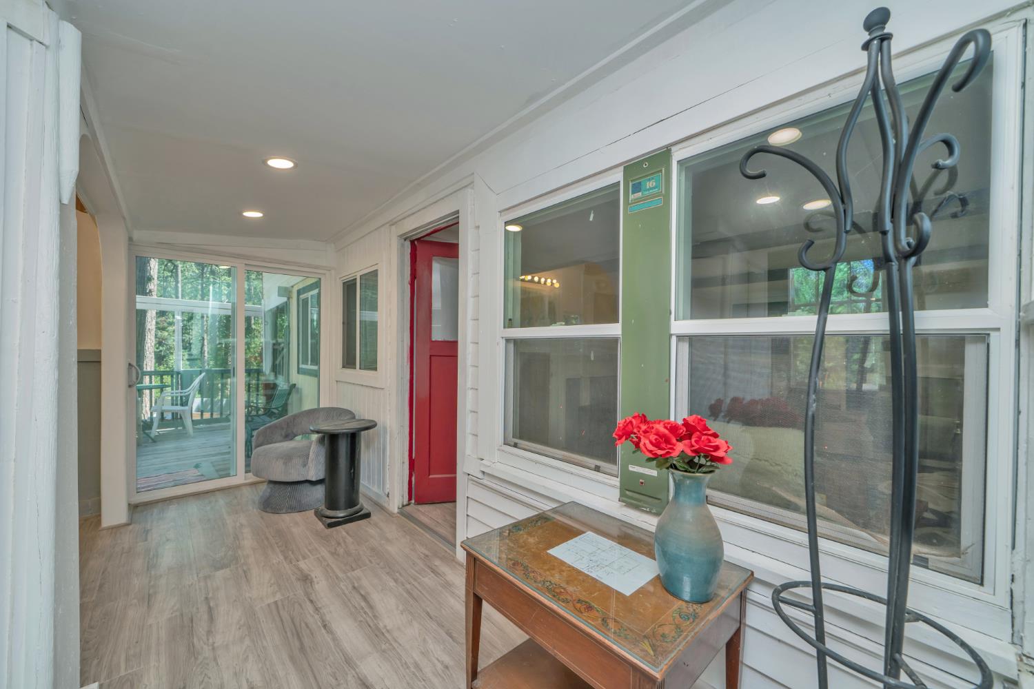 Detail Gallery Image 5 of 36 For 1334 Sugar Loaf Ave, Kyburz,  CA 95720 - 1 Beds | 2 Baths