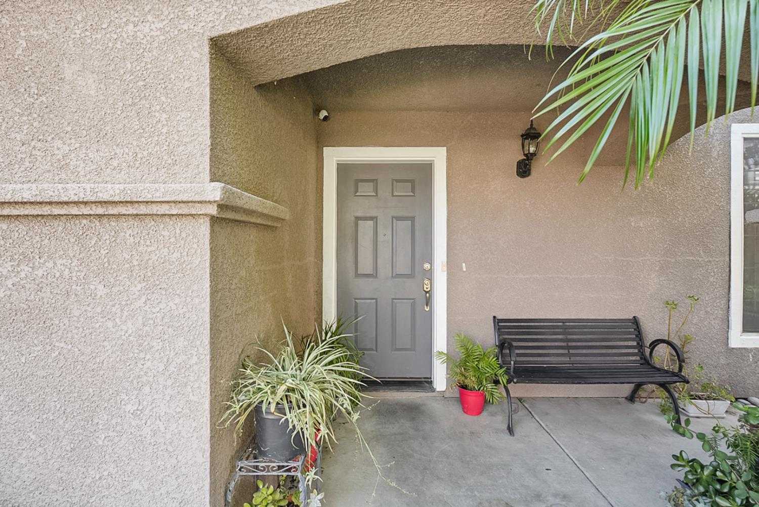 Detail Gallery Image 3 of 23 For 1050 Zion Ct, Tracy,  CA 95376 - 4 Beds | 2/1 Baths