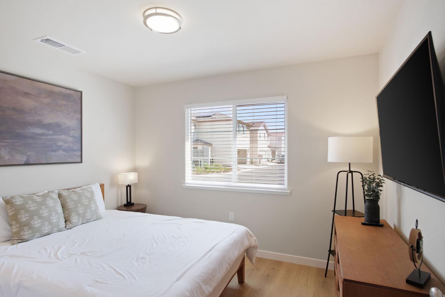 Detail Gallery Image 4 of 23 For 1222 Impression St, Turlock,  CA 95380 - 2 Beds | 2 Baths