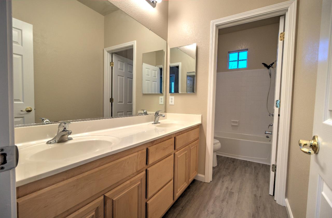 Detail Gallery Image 34 of 54 For 232 Kelley Mist Lane, Tracy,  CA 95377 - 4 Beds | 3 Baths