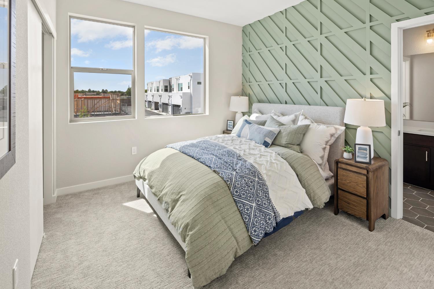 Detail Gallery Image 30 of 34 For 2037 Odin Walk, Sacramento,  CA 95835 - 3 Beds | 2/1 Baths