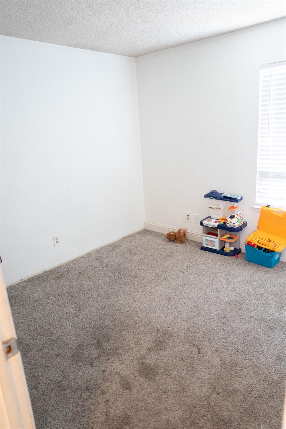 Detail Gallery Image 20 of 46 For 4370 Armadale Way, Sacramento,  CA 95823 - 3 Beds | 2 Baths