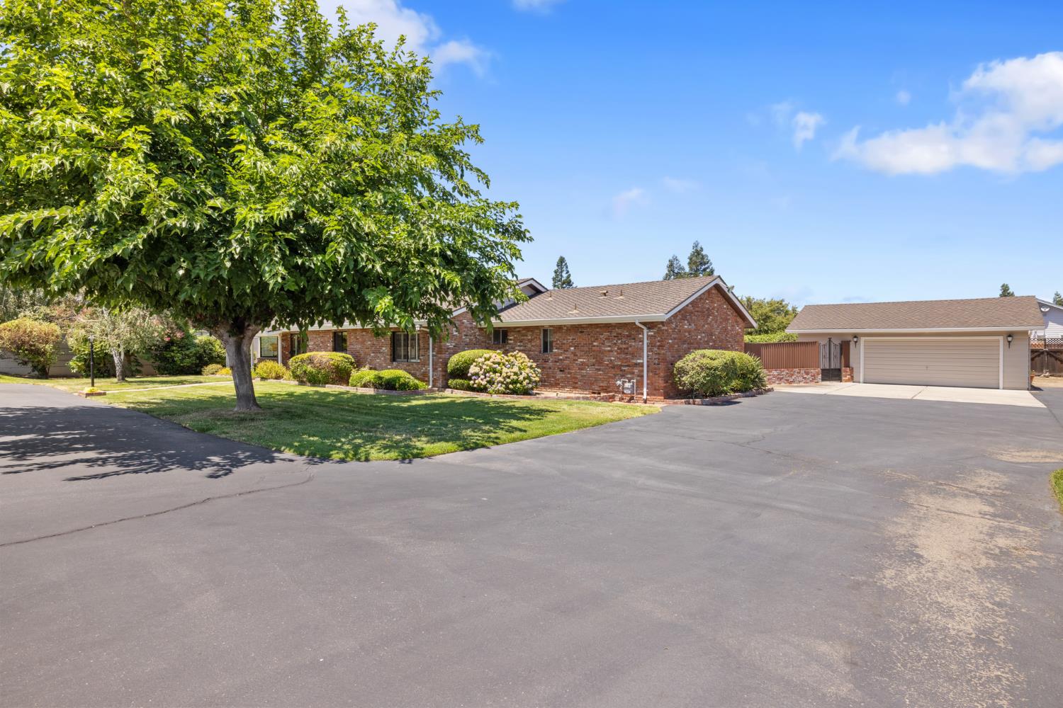 Detail Gallery Image 4 of 59 For 1287 W Valpico Rd, Tracy,  CA 95304 - 3 Beds | 2 Baths