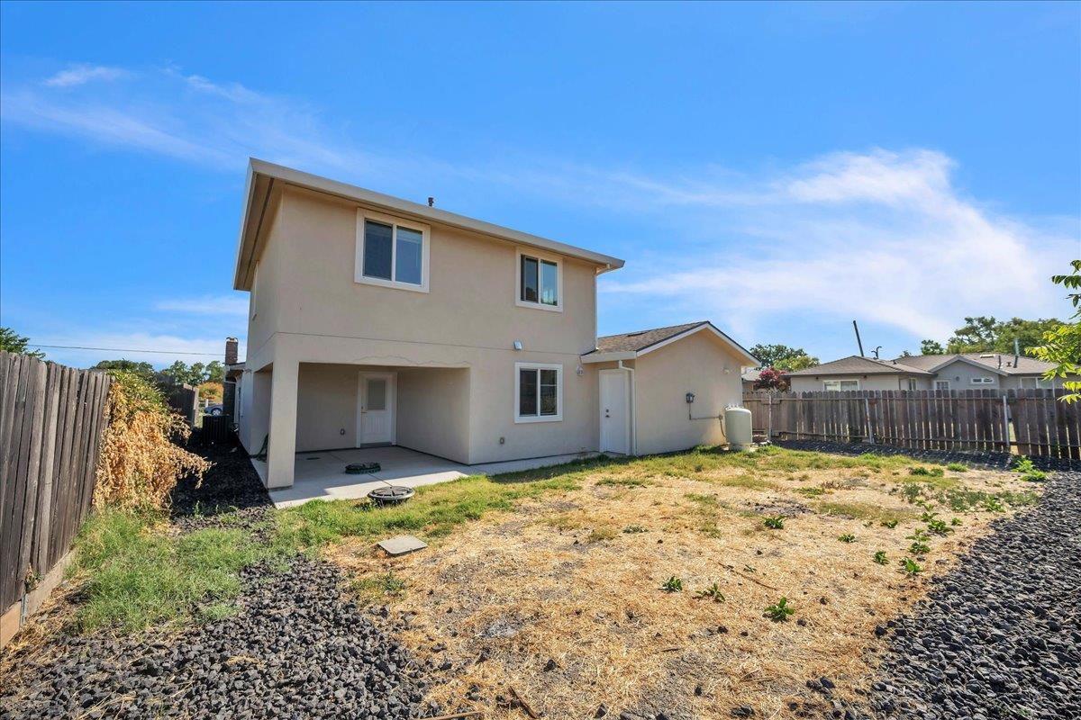 Detail Gallery Image 28 of 36 For 3125 Gladys Ave, West Sacramento,  CA 95691 - 2 Beds | 3/1 Baths