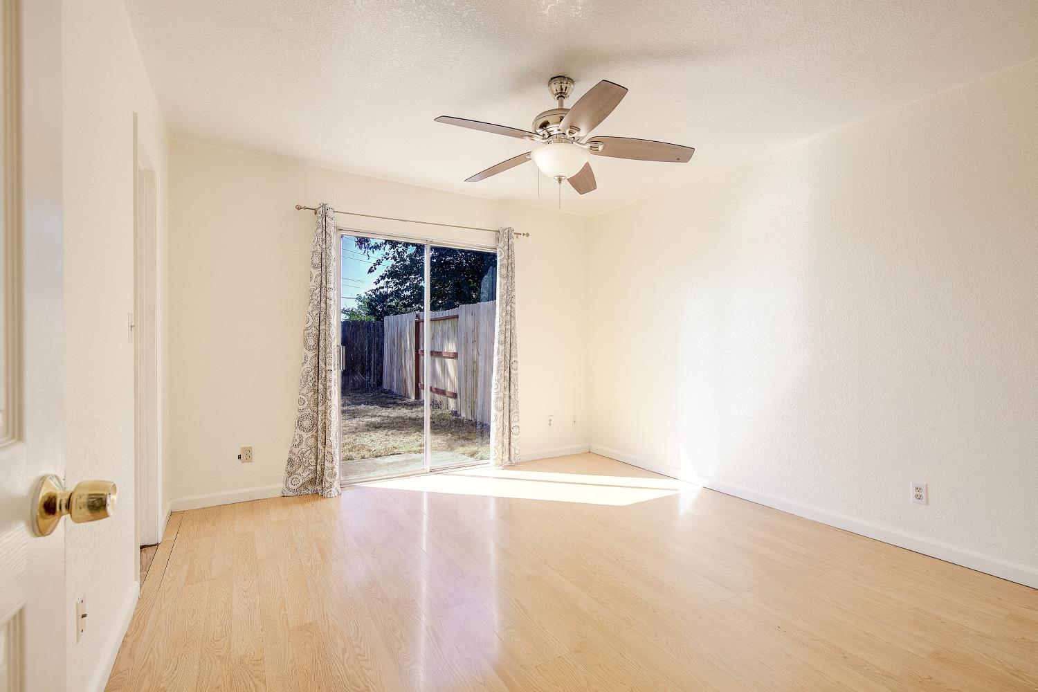 Detail Gallery Image 14 of 26 For 8916 Fox Creek Dr, Stockton,  CA 95210 - 3 Beds | 2 Baths