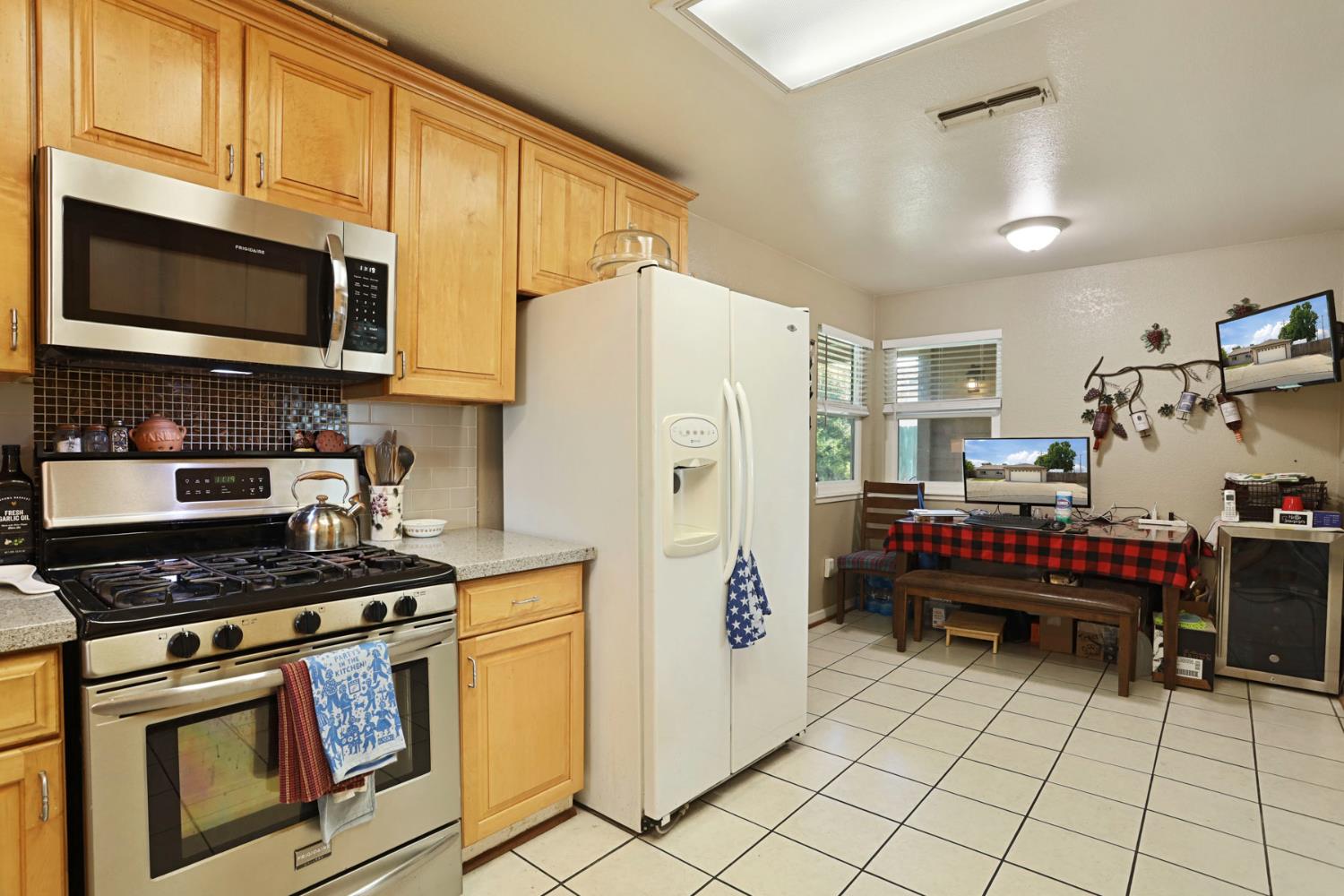 Detail Gallery Image 32 of 46 For 2700 Tassajara Dr, Modesto,  CA 95358 - 3 Beds | 2 Baths