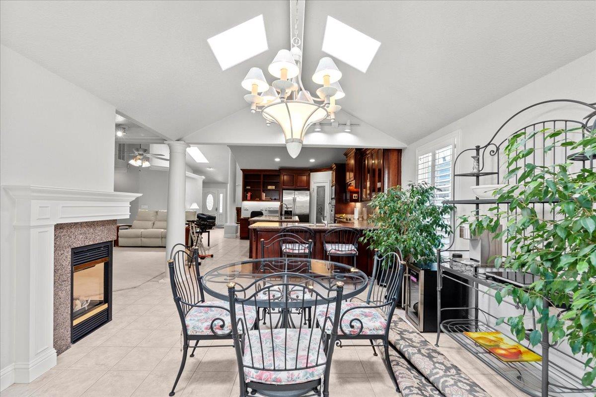 Detail Gallery Image 19 of 52 For 408 Montrose Ct, Modesto,  CA 95355 - 3 Beds | 3/1 Baths