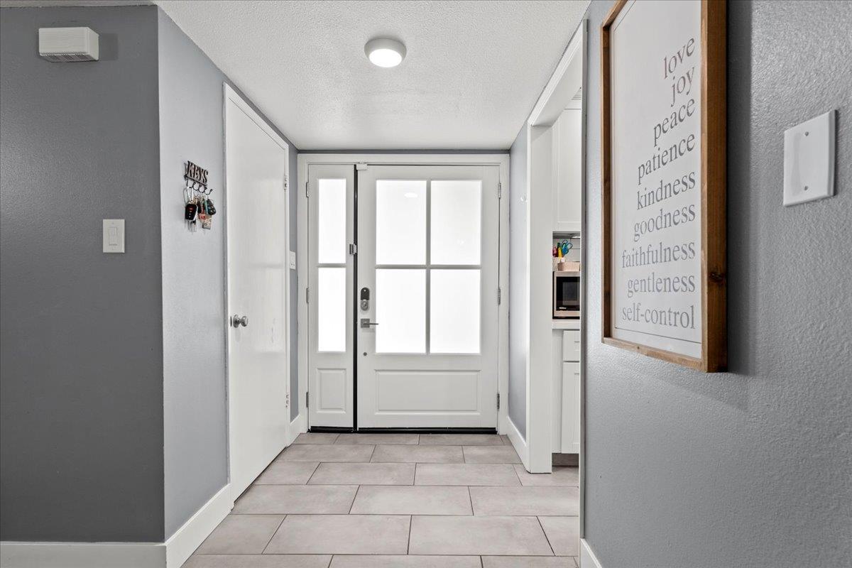 Detail Gallery Image 3 of 27 For 608 Nome Ave, Modesto,  CA 95350 - 3 Beds | 2 Baths
