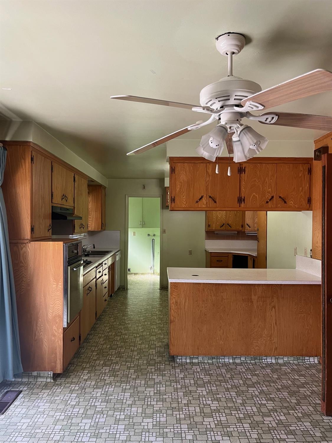 Detail Gallery Image 4 of 9 For 1156 Haverhill St, West Sacramento,  CA 95691 - 3 Beds | 2 Baths
