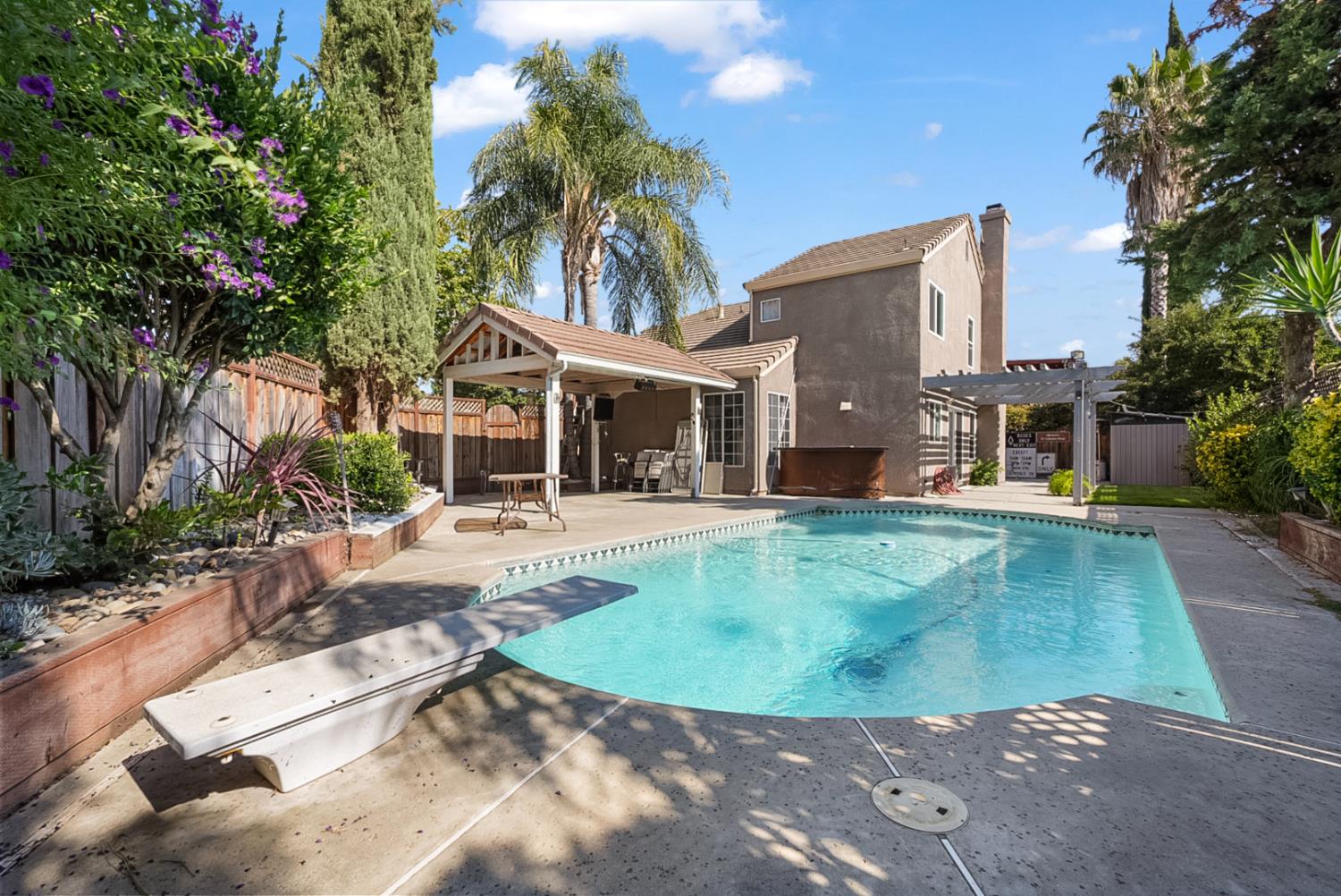 Detail Gallery Image 15 of 23 For 1050 Zion Ct, Tracy,  CA 95376 - 4 Beds | 2/1 Baths