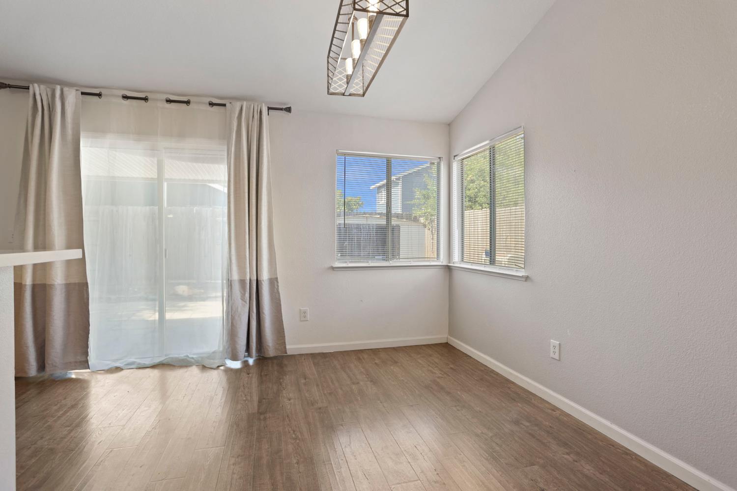 Detail Gallery Image 19 of 30 For 808 Marsh Creek Dr, Sacramento,  CA 95838 - 3 Beds | 2 Baths