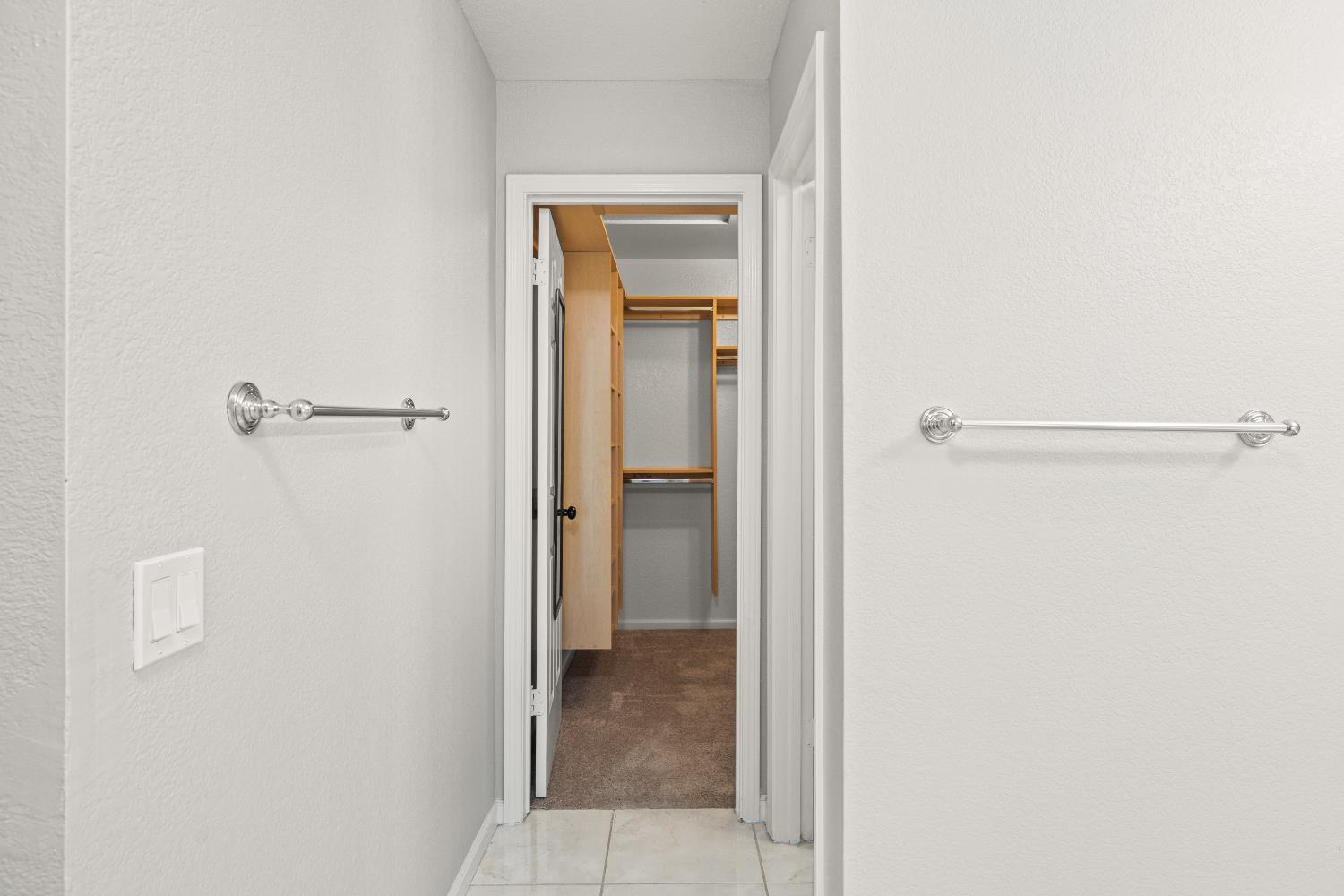 Detail Gallery Image 27 of 40 For 8932 Gemwood Way, Elk Grove,  CA 95758 - 3 Beds | 2/1 Baths