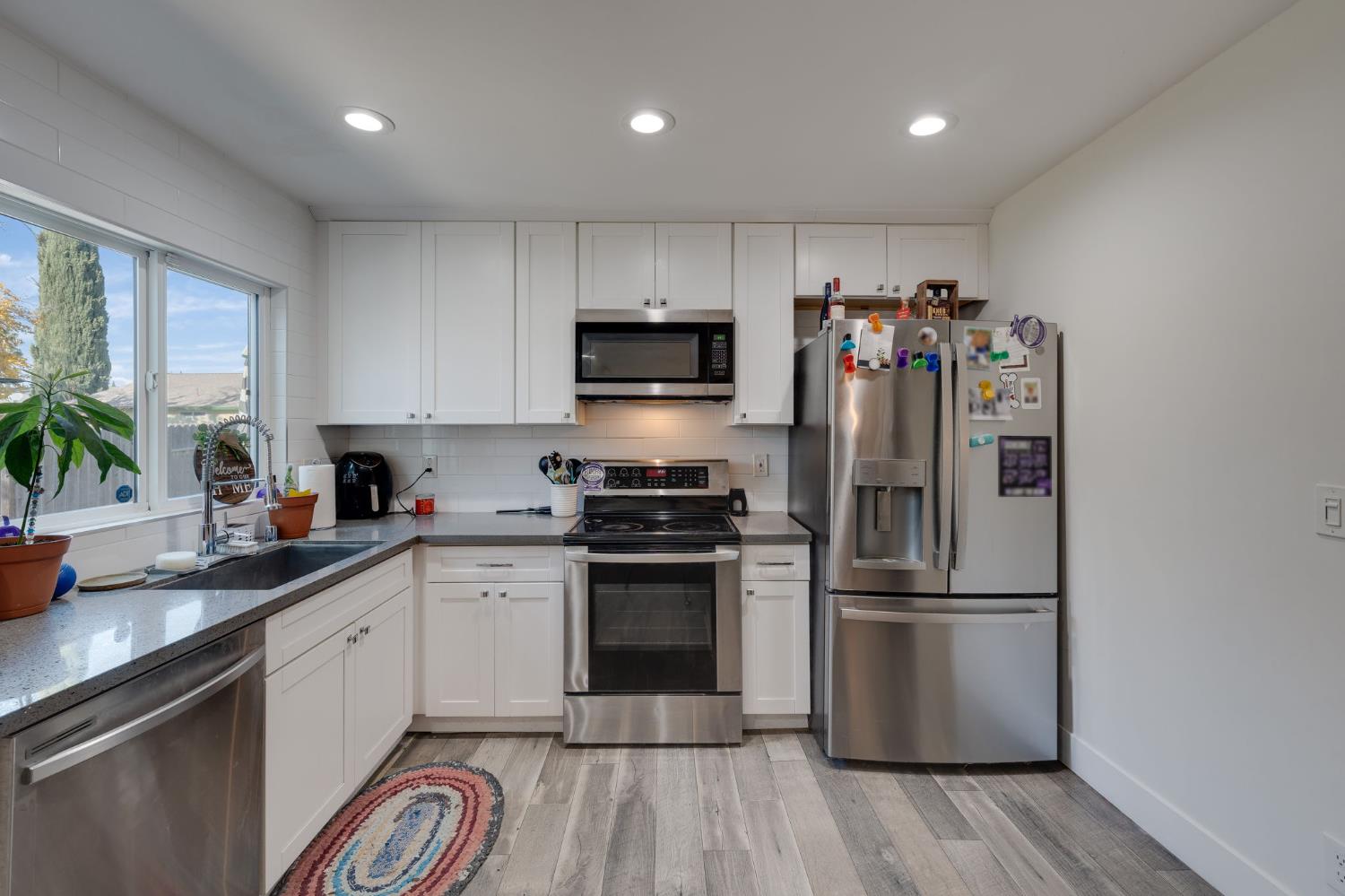 Detail Gallery Image 6 of 28 For 173 Bell Ave, Sacramento,  CA 95838 - 3 Beds | 2 Baths