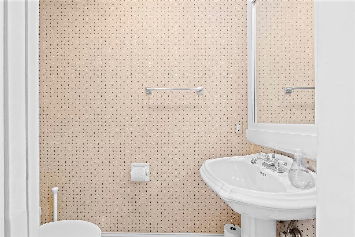 Detail Gallery Image 20 of 52 For 408 Montrose Ct, Modesto,  CA 95355 - 3 Beds | 3/1 Baths