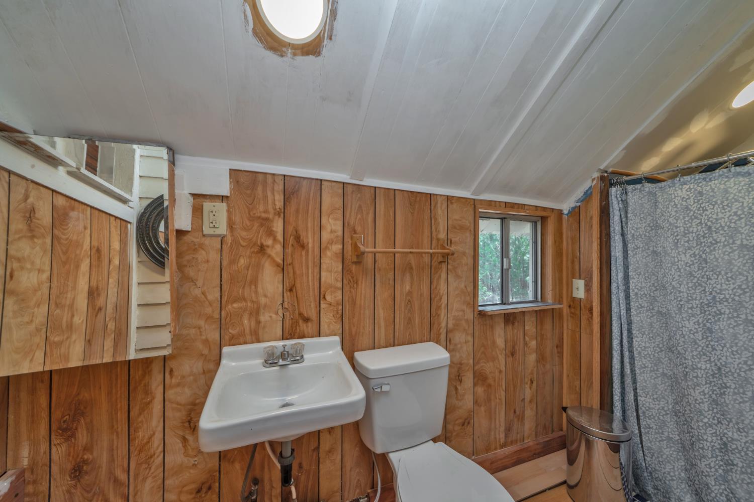 Detail Gallery Image 22 of 36 For 1334 Sugar Loaf Ave, Kyburz,  CA 95720 - 1 Beds | 2 Baths