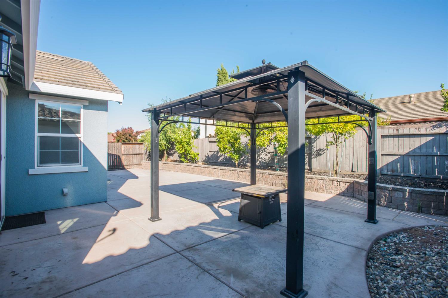 Detail Gallery Image 37 of 47 For 9916 Bluefin Way, Elk Grove,  CA 95757 - 4 Beds | 2 Baths